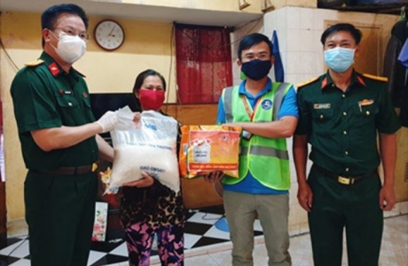 MB trao 90 tấn gạo hỗ trợ nhân dân Thành phố Hồ Chí Minh vượt khó chống dịch